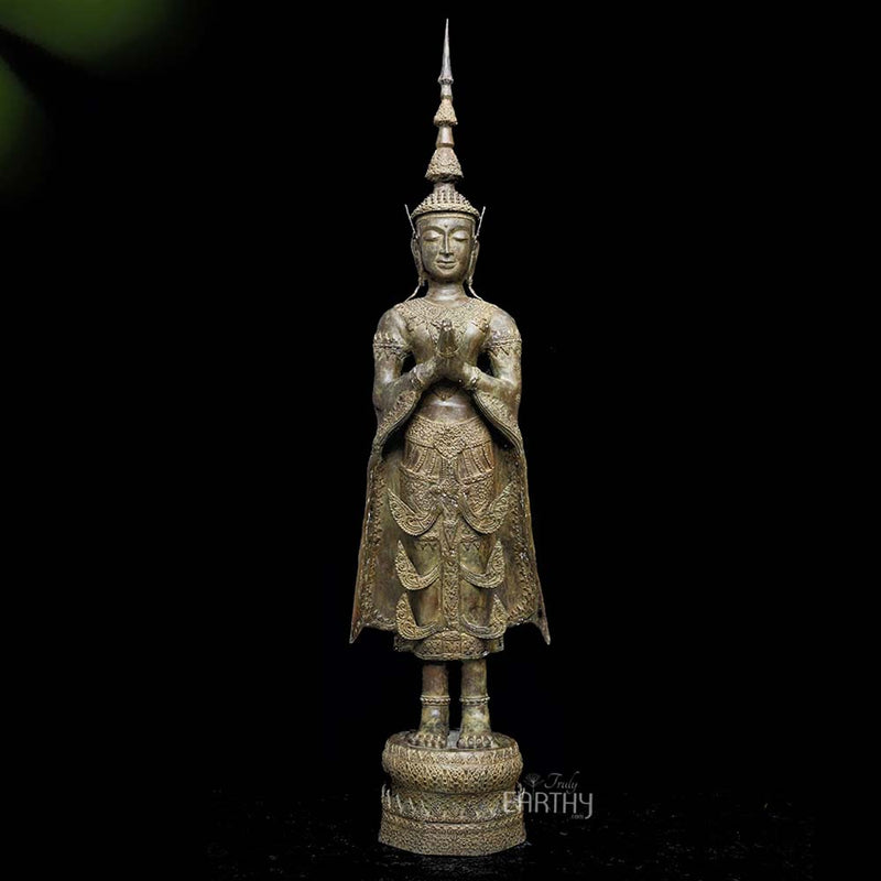 Bronze buddha statue