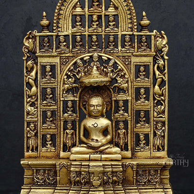 mahavir swami idol, closeup