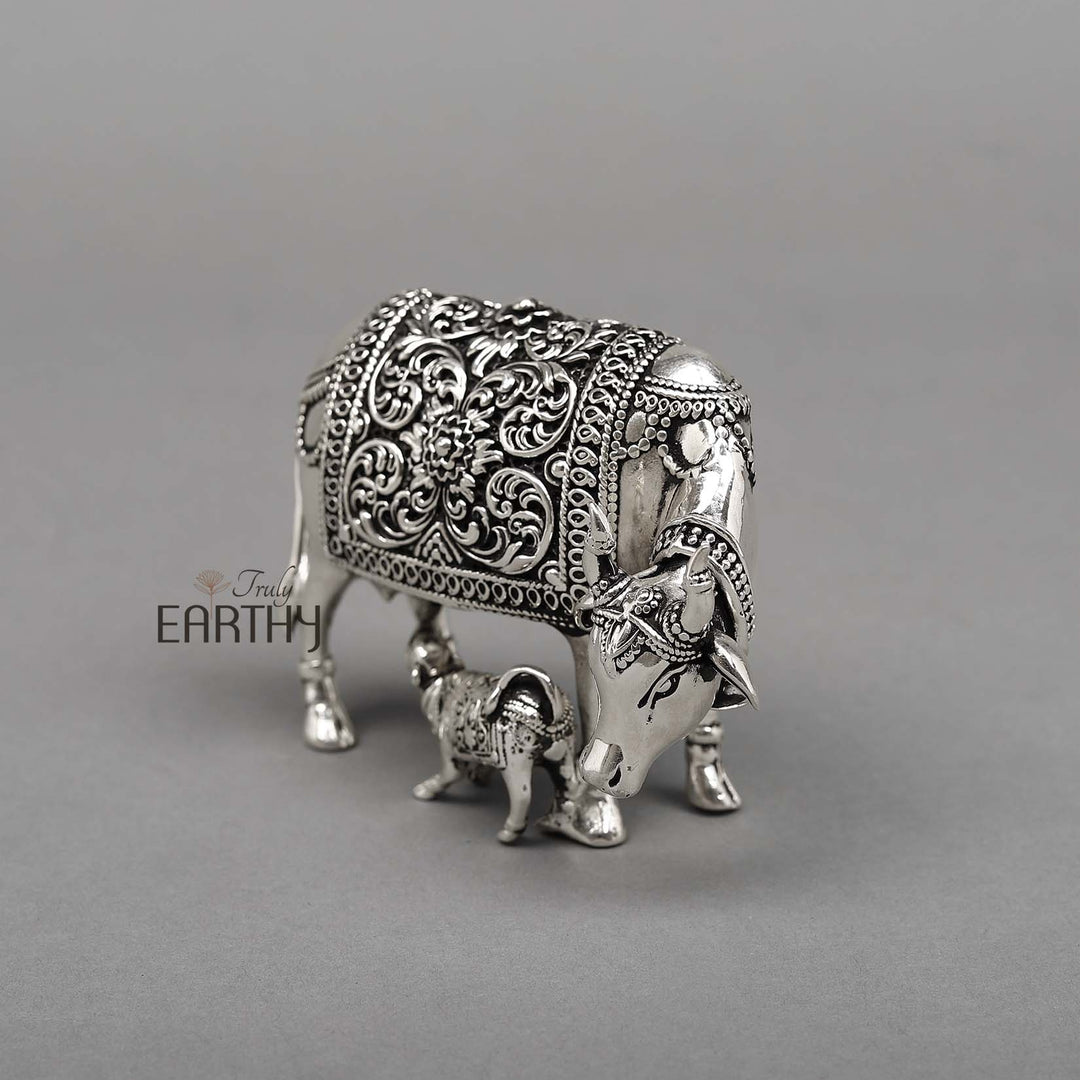 Superfine Small Cow and Calf / Brass Statue (7.6 cm)