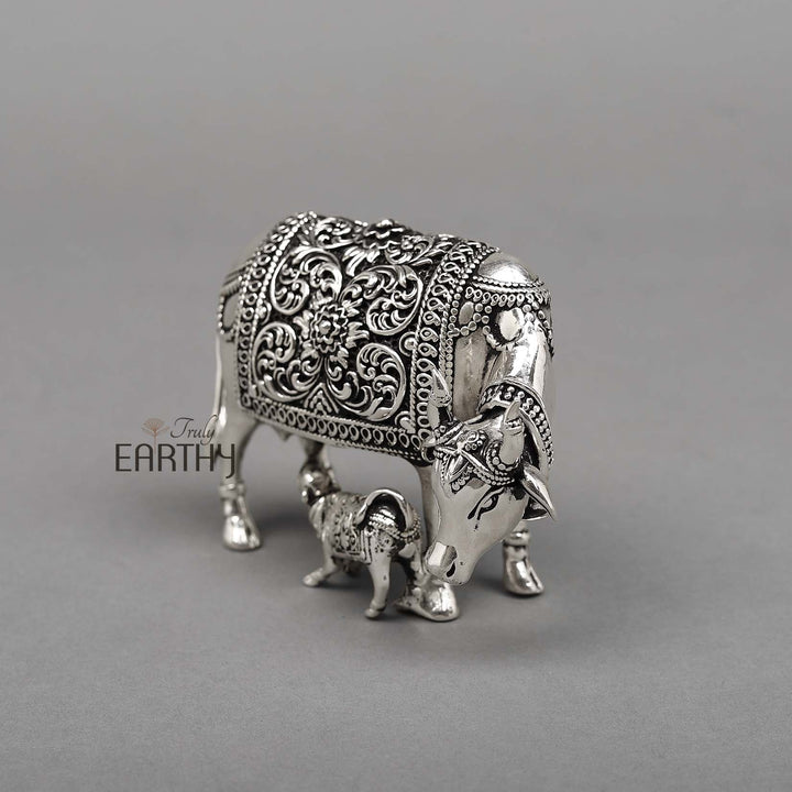 Superfine Small Cow and Calf / Brass Statue (7.6 cm)