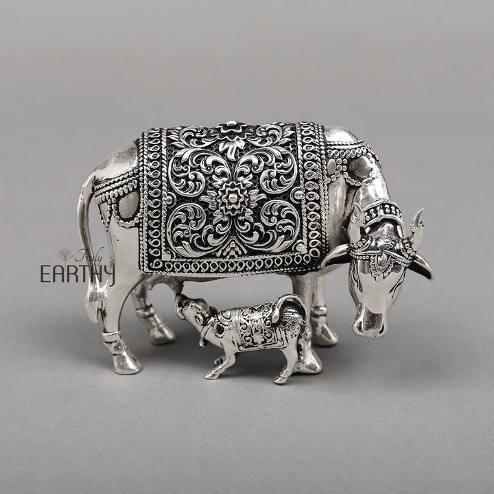 Superfine Small Cow and Calf / Brass Statue (7.6 cm)