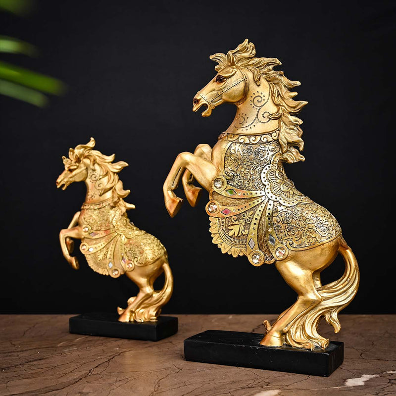 golden horse sculpture, angel 1