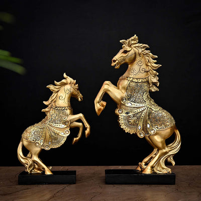 golden horse sculpture