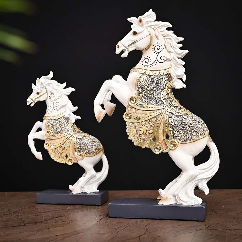 horse sculpture