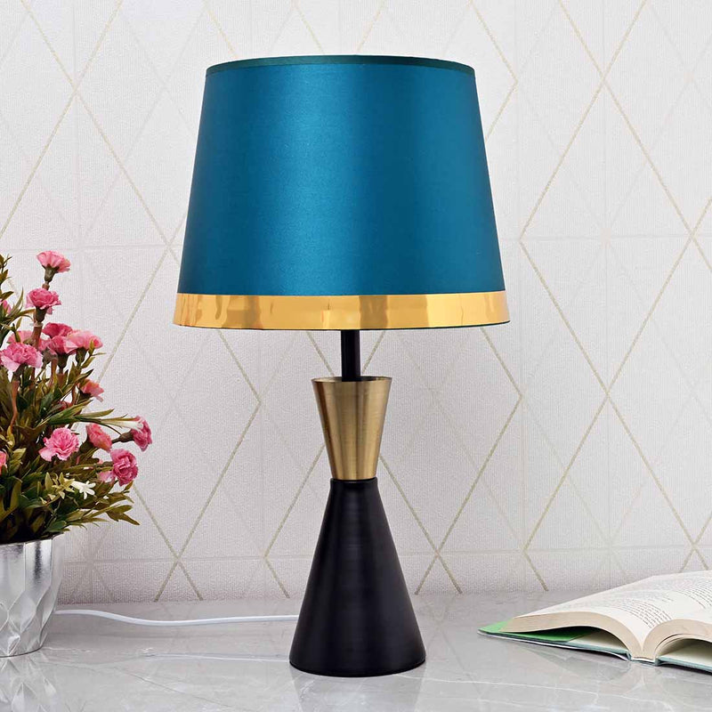 Dark Beauty LED Table Lamp