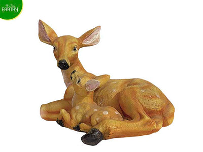 alt="deer statue"