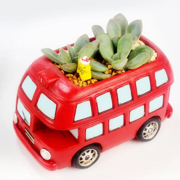 alt="bus planter"